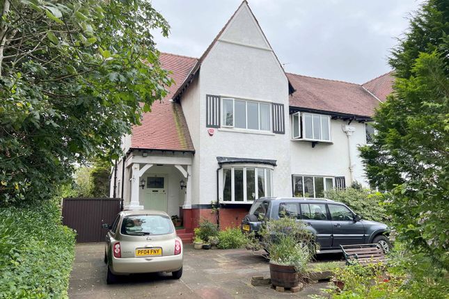 5 bedroom semi-detached house for sale