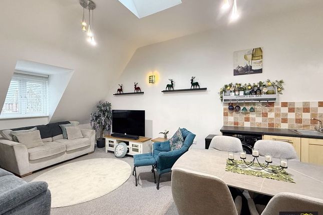 2 bedroom flat for sale