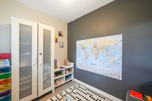 Crescent Way, North Finchley, London... 4 bed end of terrace house for sale