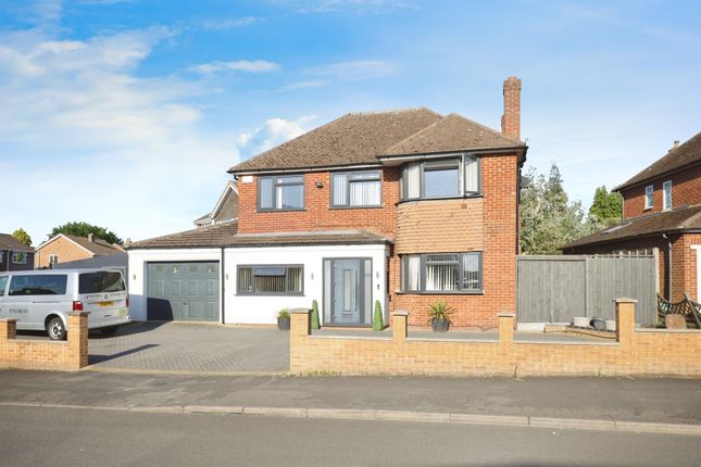 4 bed detached house