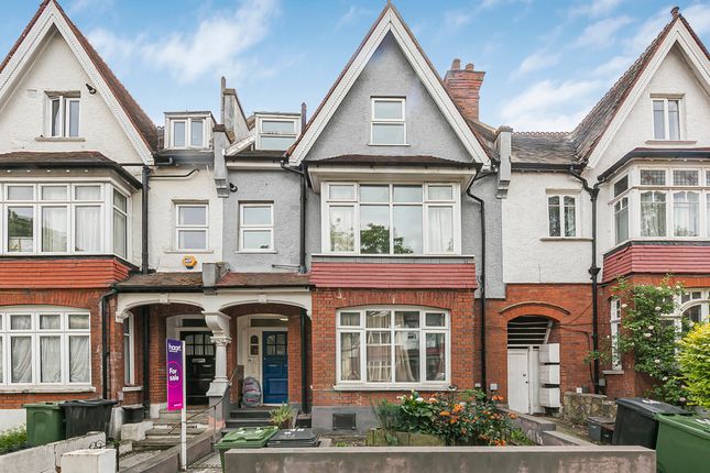 Broxholm Road, London, SE27 3 bed apartment for sale