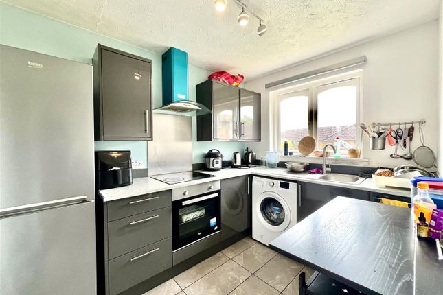 Stirling Grove, Hounslow TW3 1 bed apartment for sale