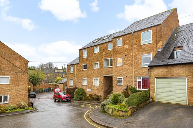 Chipping Norton,  Oxfordshire,  OX7 2 bed flat for sale