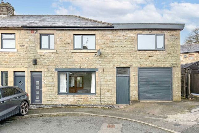 Heathfield Avenue, Stacksteads, Bacup 4 bed semi