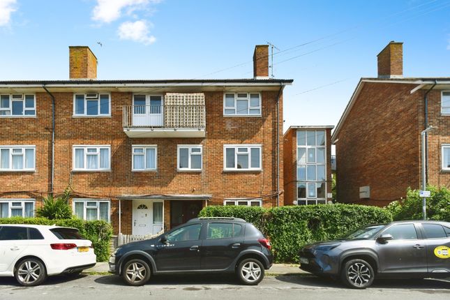 2 bedroom maisonette for sale