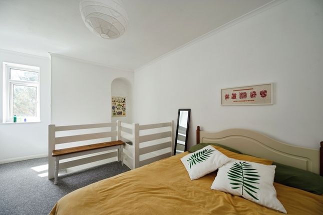 1 bedroom maisonette for sale