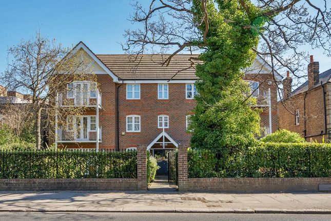 3 bedroom flat for sale