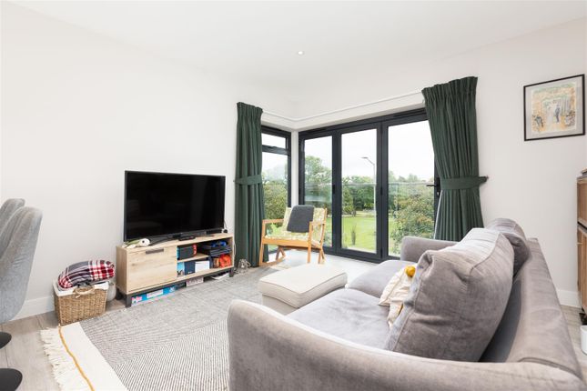 Park View, Bancroft, Hitchin, Herts... 2 bed apartment for sale