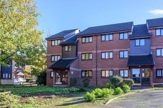 Godolphin Close, London, N13 2 bed apartment for sale