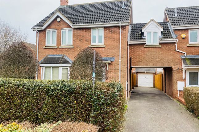 4 bedroom link detached house for sale