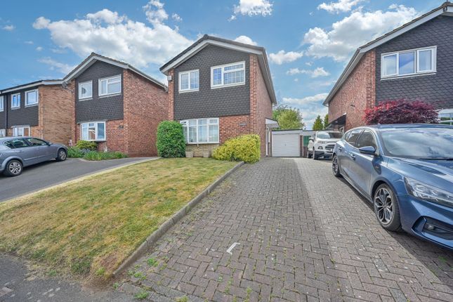 3 bed link detached house
