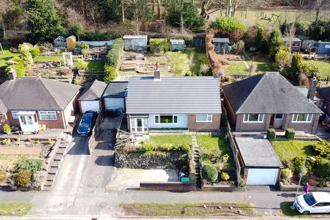 Windsor Drive, Leek, Staffordshire, ST13 2 bed detached bungalow for sale