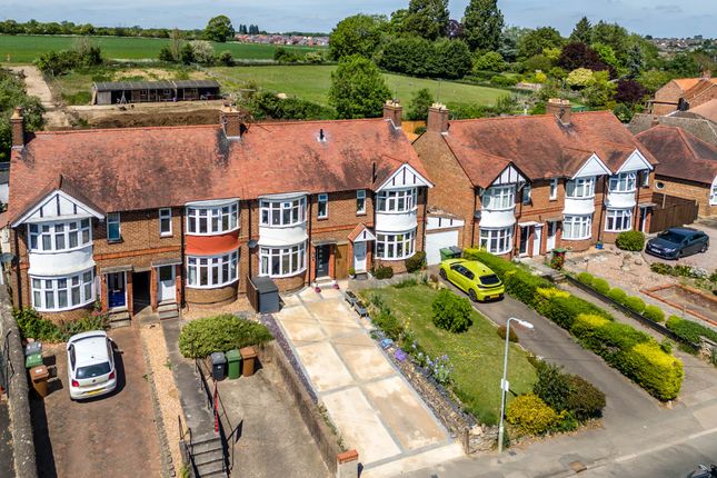 Main Road, Wellingborough NN8 3 bed terraced house for sale
