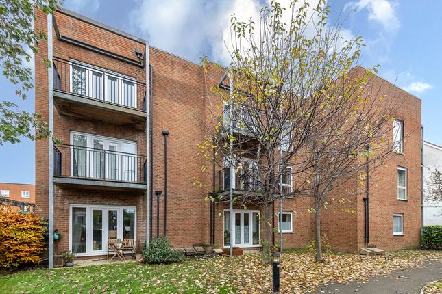 The Moors, Redhill, Surrey, RH1 2 bed apartment for sale