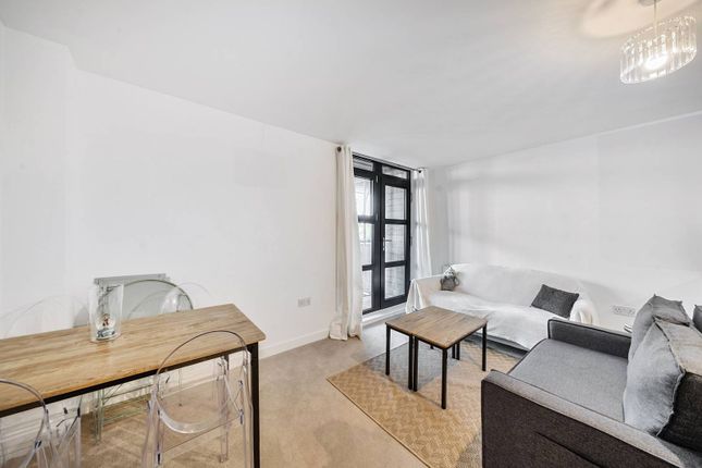 Scott Avenue, West Hill, London, SW15 1 bed flat for sale