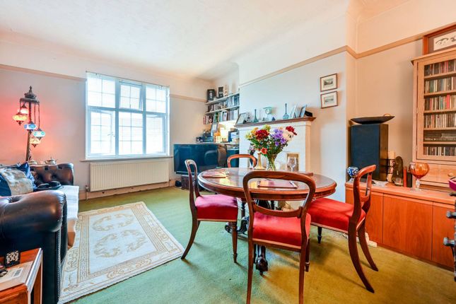 Birkenhead Avenue, Kingston Hill... 2 bed flat for sale