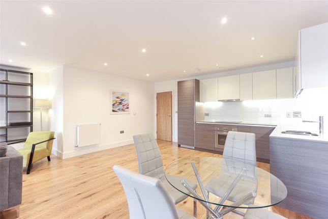Silverworks Close, Colindale, NW9 2 bed apartment for sale