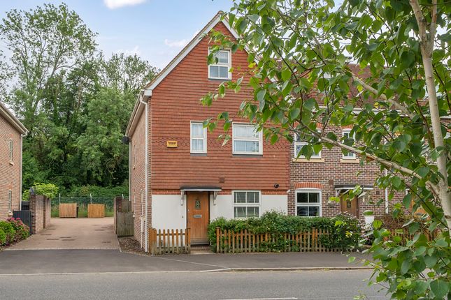 4 bedroom end of terrace house for sale