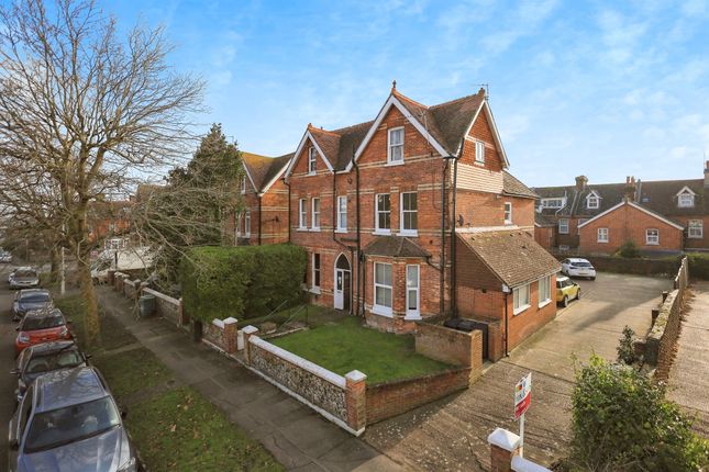 1 bedroom ground floor flat for sale