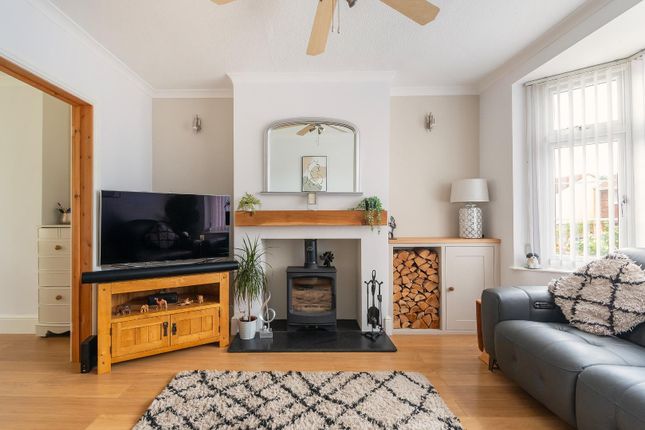 5 bedroom semi-detached house for sale