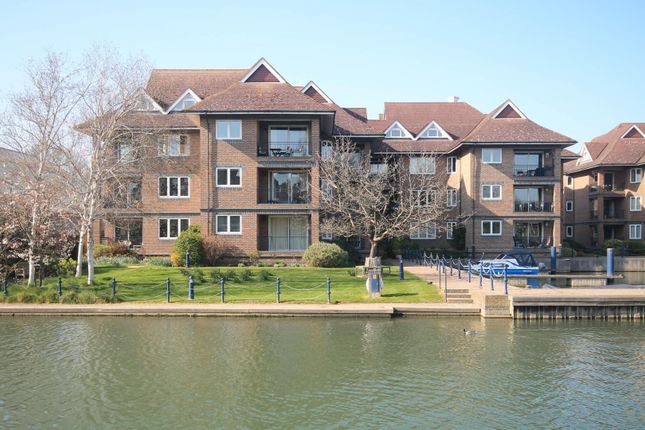 Mariners Way, Cambridge 2 bed apartment for sale