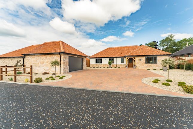 Kemp Meadow, Rockland All Saints 3 bed detached bungalow for sale
