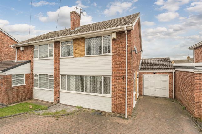 Hamilton Drive, Stourbridge, DY8 5EX 3 bed semi