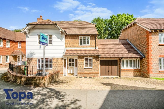 4 bed link detached house