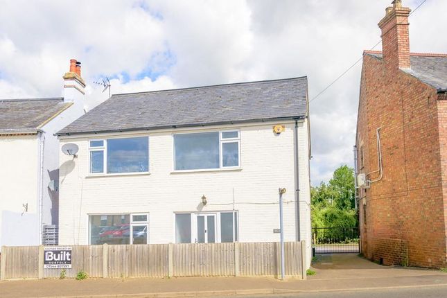 4 bed detached house
