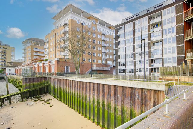 Custom House Reach, Rotherhithe SE16 2 bed flat for sale