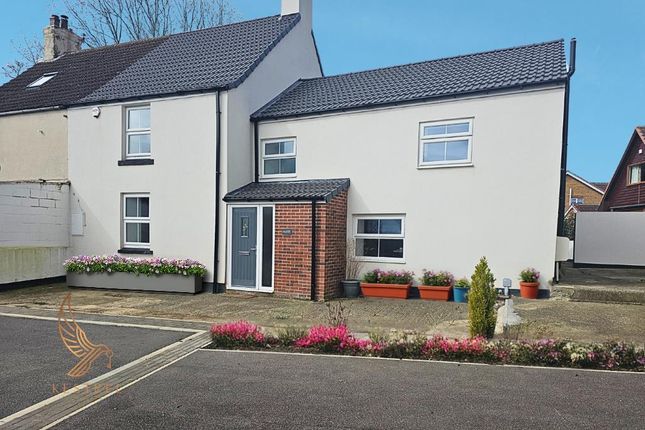 St. Georges Close, Pontefract WF9 3 bed semi