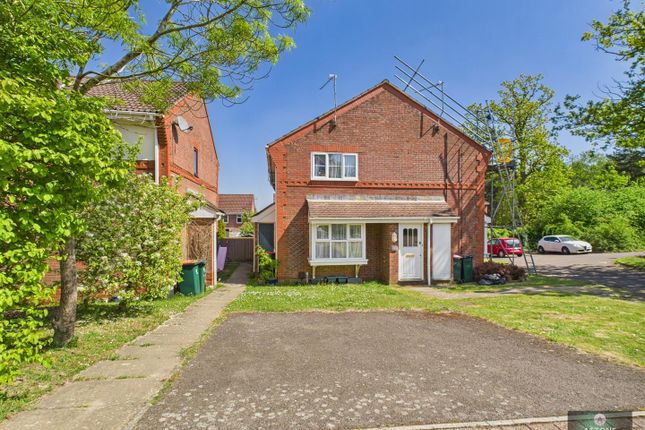 Lyon Close, Crawley RH10 1 bed terraced house for sale