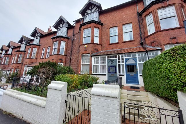 6 bedroom terraced house for sale