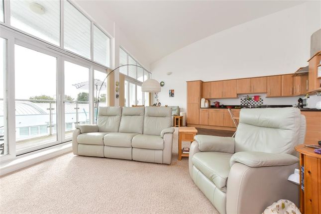 Luccombe Road, Shanklin, Isle of Wight 2 bed flat for sale