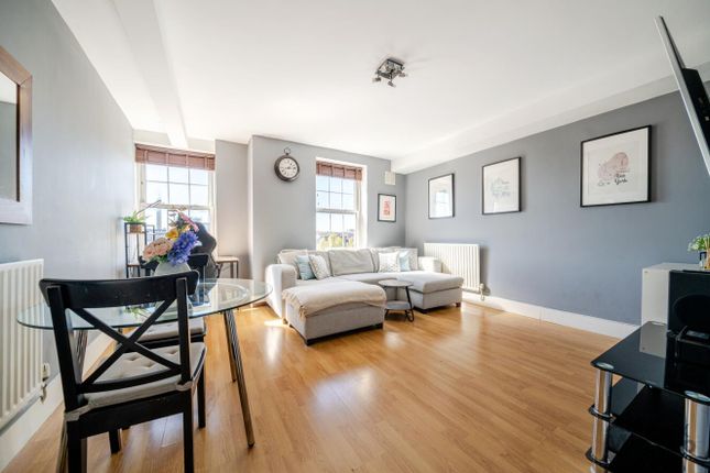 Pomona House, Surrey Quays, SE8 2 bed flat for sale