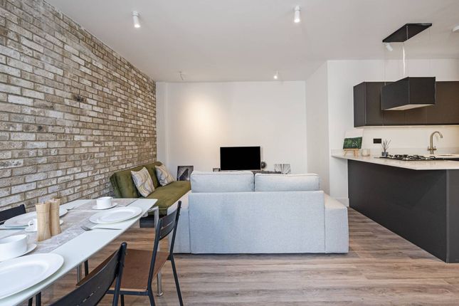 Michigan Avenue, Manor Park E12 2 bed flat for sale