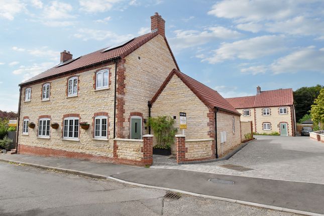 3 bed semi-detached house