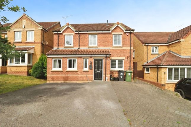 5 bed detached house