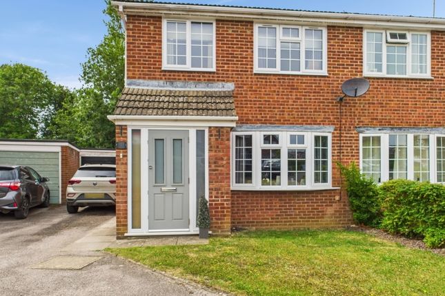 Dove Close, Buckingham 3 bed semi