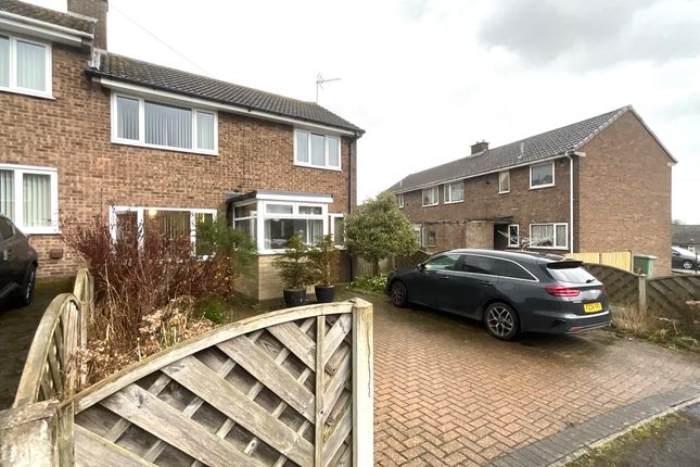 2 bedroom semi-detached house for sale