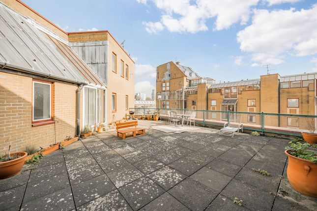Asher Way, London E1W 2 bed flat for sale