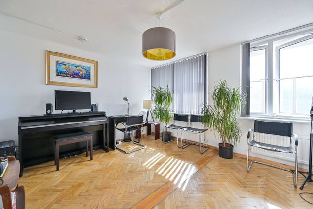 Lucey Way, Bermondsey, London, SE16 5 bed maisonette for sale