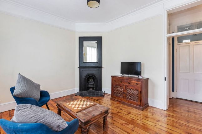 Lawn Lane, London SW8 2 bed apartment for sale