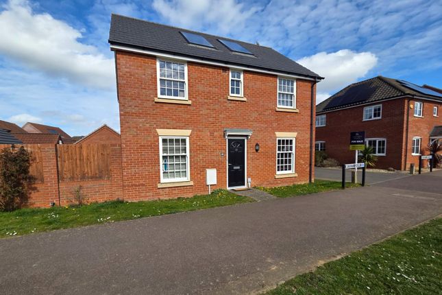 Albini Way, Wymondham, Norfolk, NR18 4 bed detached house for sale