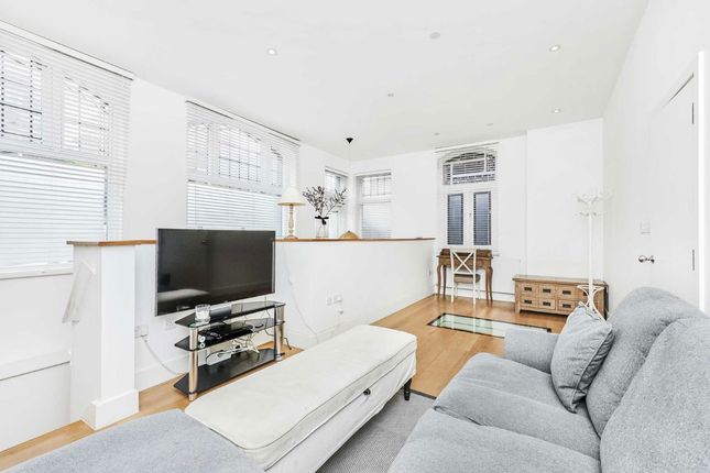 East Hill, London SW18 2 bed flat for sale