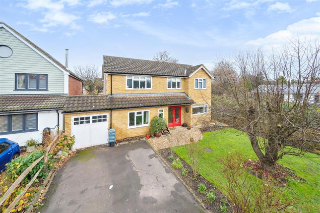 5 bed detached house