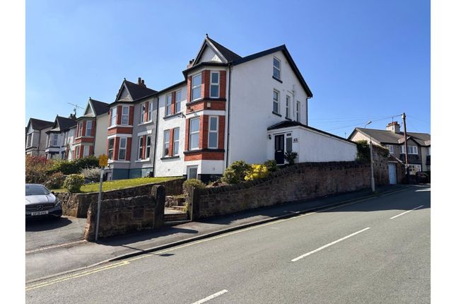 5 bedroom semi-detached house for sale