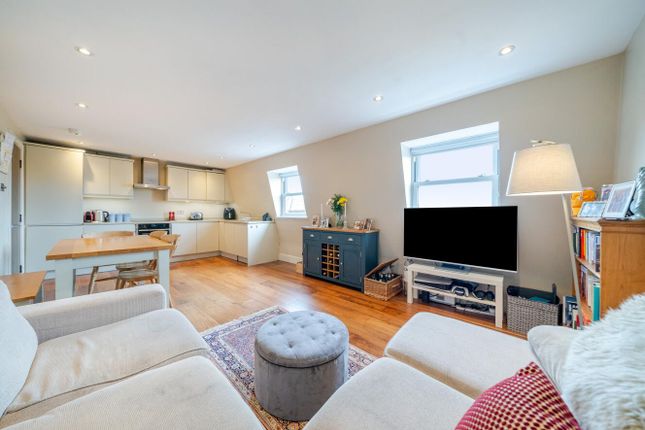 2 bed flat