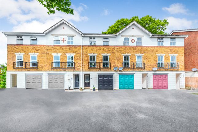 Hawker Road, Guildford GU12 4 bed semi