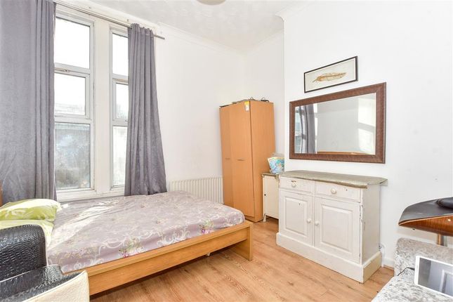 2 bed end terrace house